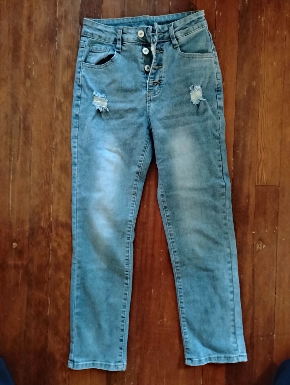 Women’s High-Rise Distressed Skinny Jeans in Light Blue NEVER WORN 💎